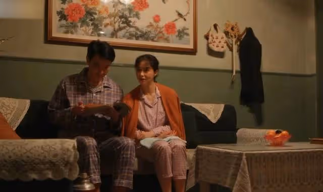 宋瑩開飯店成女老闆,將家裡銀行卡給筱婷,買金項鍊給黃玲