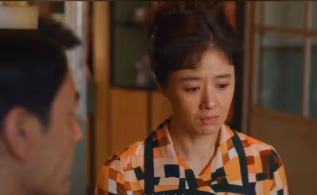 宋瑩開飯店成女老闆,將家裡銀行卡給筱婷,買金項鍊給黃玲