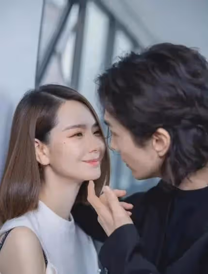 盤點5組明星戀情,有的上演愛人錯過,有的高調認愛臨頭各自飛