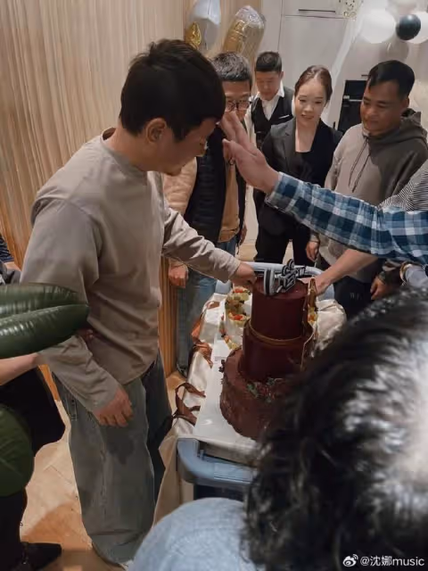 沈騰兒子6歲生日照曝光,小獅子長得白白胖胖,像爸又像媽超可愛