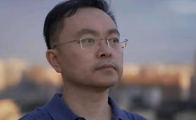蔡磊現狀惹人淚目,舌頭嘴唇已經萎縮,洗澡用繩子吊,妻子很絕望