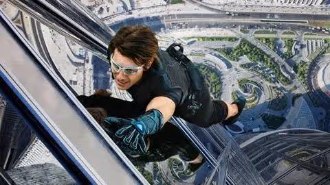《碟中諜8》預告!阿湯哥高空徒手扒飛機深海追逐核潛艇