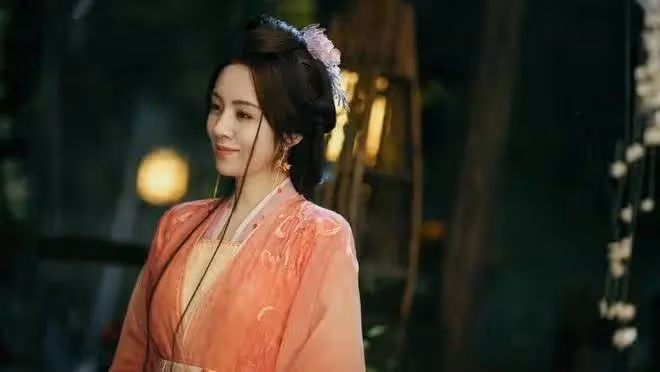 《永夜星河》王曉晨驚艷亮相媚骨天成!昔日寫真性感火辣
