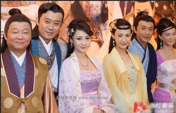 雪藏12年柳岩演性感火辣色誘《圓月彎刀》淪為多部網大?