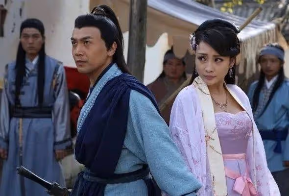雪藏12年柳岩演性感火辣色誘《圓月彎刀》淪為多部網大?