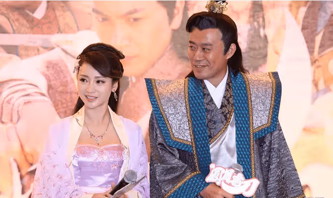 雪藏12年柳岩演性感火辣色誘《圓月彎刀》淪為多部網大?
