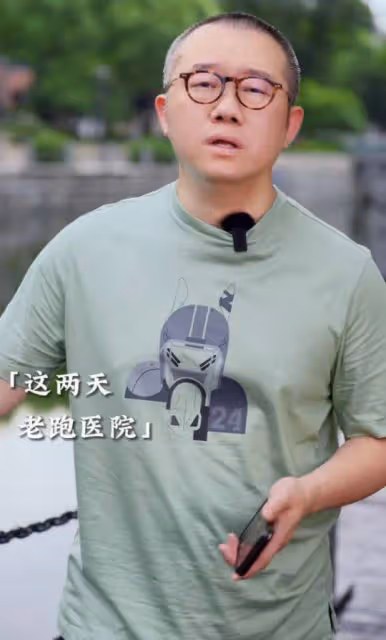曝塗磊老婆去世，年僅38歲，塗磊憔悴露面，老婆去年患癌化療