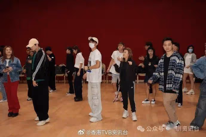 周吉佩坦言個唱會秀肌肉!譚輝智自稱「跳舞擔當」預告TVB台慶有驚喜