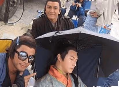 46歲TVB前男星陳鍵鋒近況曝光!宣布轉行做廚師!因患病徹底退圈