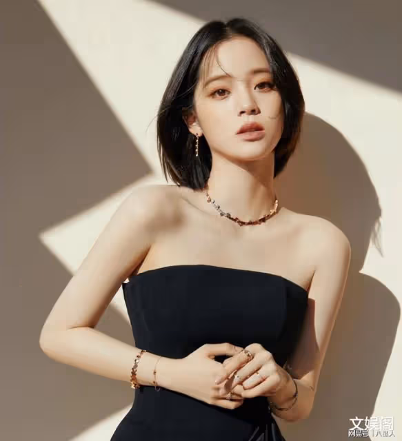 饑渴難耐?24歲歐陽娜娜曝新戀情,男友身份被扒,牽手上樓疑已同居