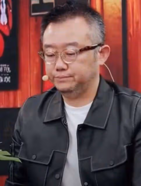 塗磊罕談患重病老婆,稱她在山清水秀的地方休養!眼眶含淚引猜想