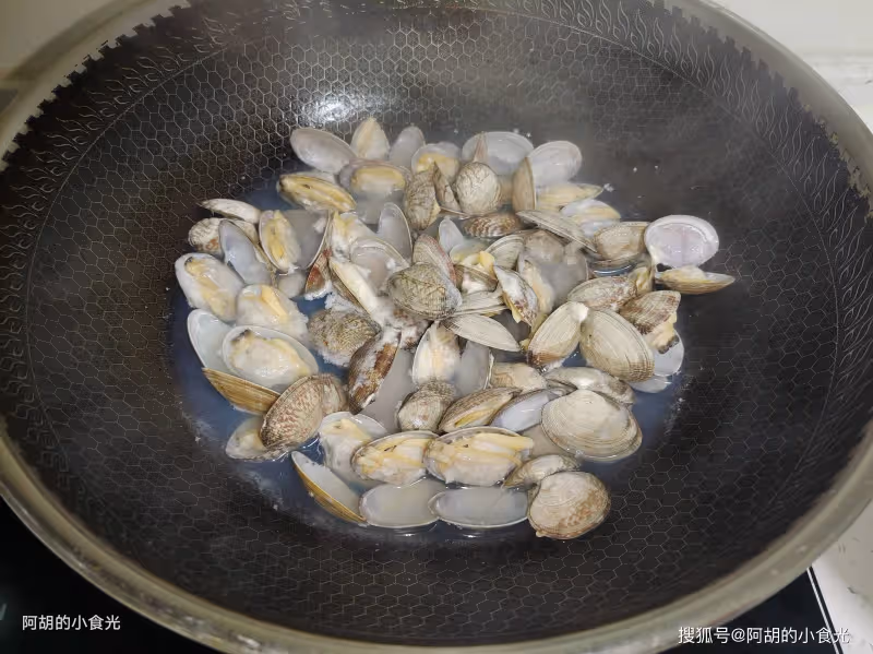 天冷愛它勝過吃肉,真正的入冬第一菜!沒食慾時燜一鍋,湯菜齊全、胃口大開