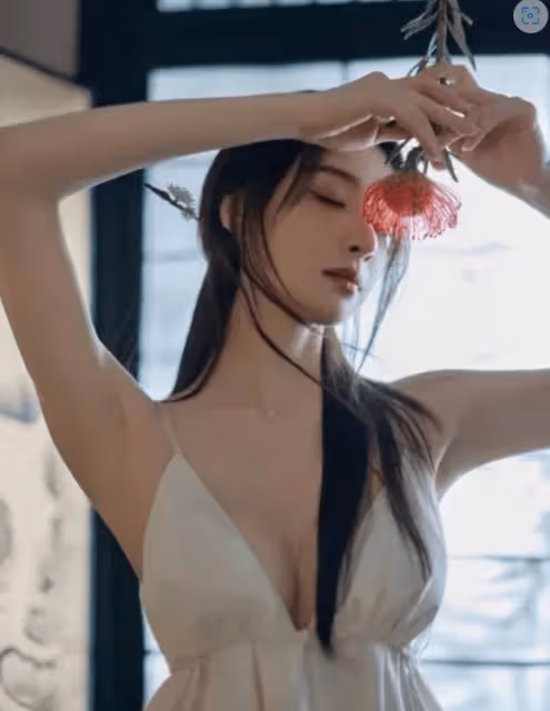高啟蘭隱藏太深了,雙峰飽滿,差點兜不住!早這樣,安欣不就招了嘛!