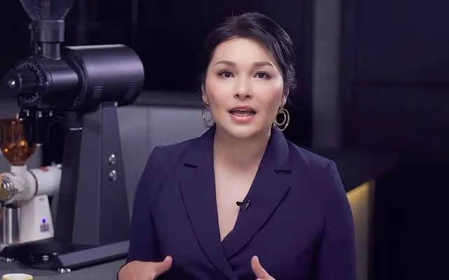 香港知名女星低調結婚,穿泳裝大秀豐滿身材,患乳腺癌心態良好