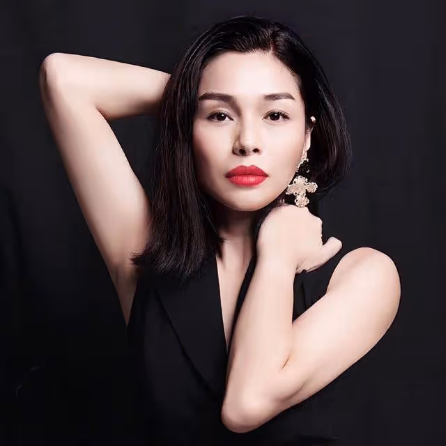 香港知名女星低調結婚,穿泳裝大秀豐滿身材,患乳腺癌心態良好
