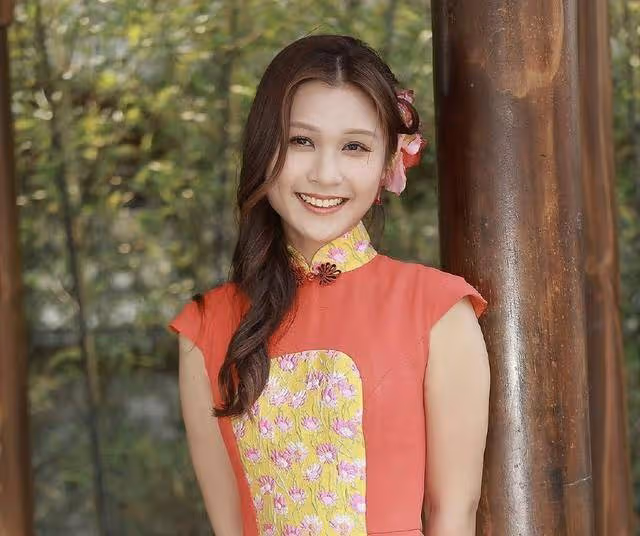 27歲TVB三線女星,收50萬報價飯局邀約,霸氣拒絕:給多少都不行