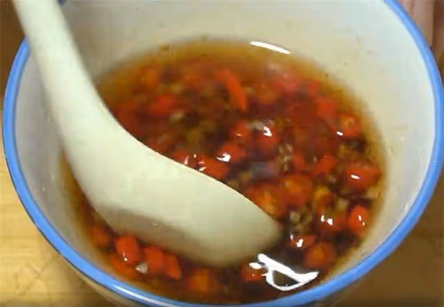 難怪你做的秋葵不好吃,第一步就錯了,學會這個秘訣,脆嫩又入味