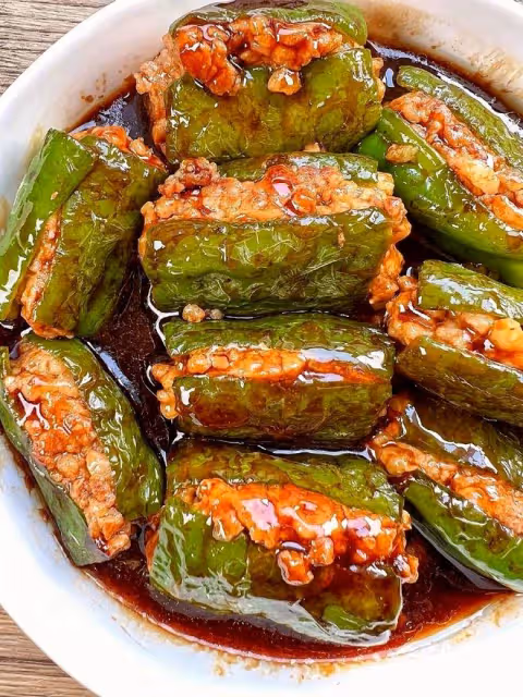 下飯菜「青椒釀肉」，香糯多汁鮮嫩下飯