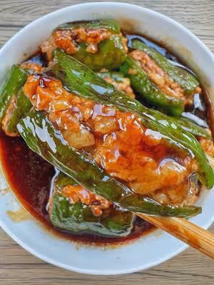下飯菜「青椒釀肉」，香糯多汁鮮嫩下飯