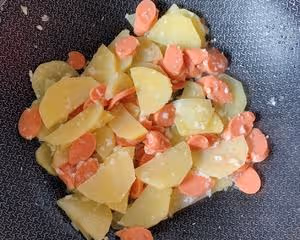 土豆片炒火腿腸