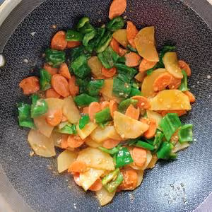 土豆片炒火腿腸