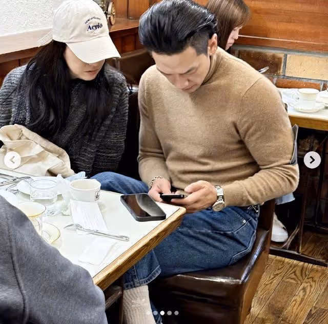 Rain金泰希結婚8年日本旅遊被拍!高甜偶遇照引熱議網贊:像新婚