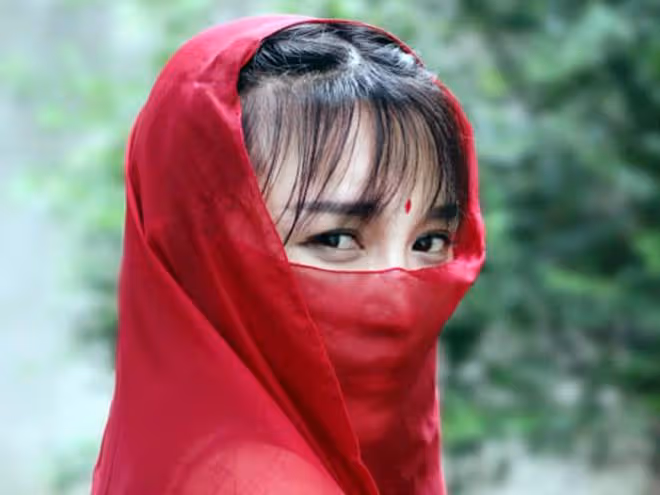李子柒停更期間拜訪了許多非遺傳人,回歸讓國外網友一片沸騰