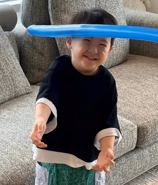 完美避開父親顏值基因,沈騰6歲兒子亮相,眉眼與媽媽如粘貼複製