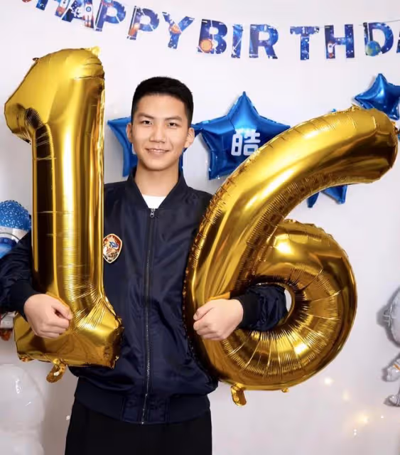 集齊霸總元素?胡軍兒子康康15歲身高1米85,長大後氣質更A了