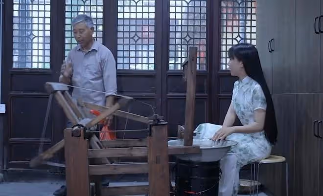 李子柒更新第三條視頻：為粉絲唱了一首歌，製作蠶絲絨花慶祝生日