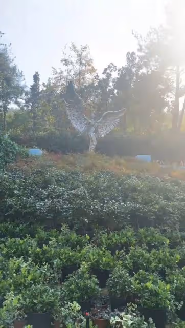 李玟墓園驚傳「雜草叢生」! 彩虹階梯不見了…歌迷現場目擊片曝