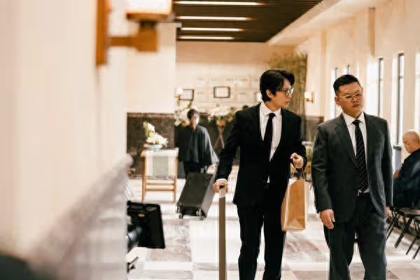 「紅磡」不只是演唱會聖地! 只隔一條街⋯就是香港殯葬業聚集地