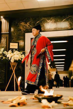 「紅磡」不只是演唱會聖地! 只隔一條街⋯就是香港殯葬業聚集地