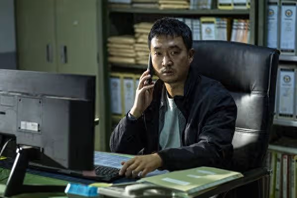 池昌旭、BIBI續前緣《江南B-Side》保護女人暴力出手 揭發警察腐敗