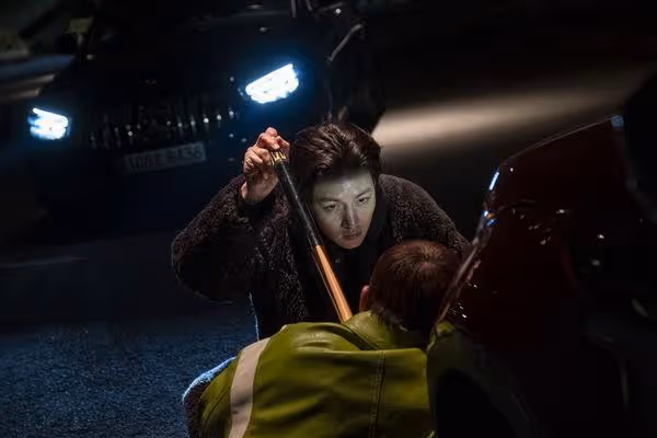 池昌旭、BIBI續前緣《江南B-Side》保護女人暴力出手 揭發警察腐敗