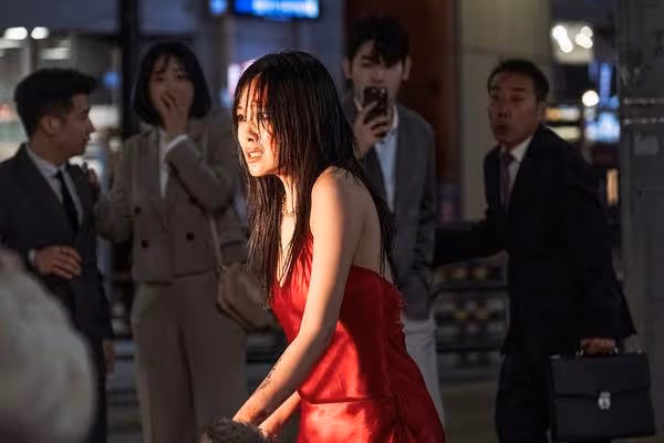 池昌旭、BIBI續前緣《江南B-Side》保護女人暴力出手 揭發警察腐敗