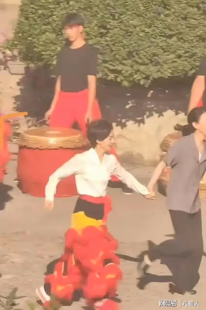 黃曉明可能面臨巨額賠償!心疼趙麗穎,新劇剛開拍就爆雷!太難了