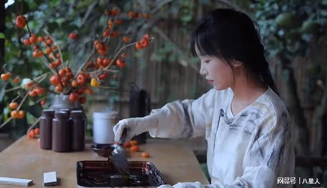 時隔4年李子柒復出!身份證改名,受到央視邀請,還有大動作待宣布