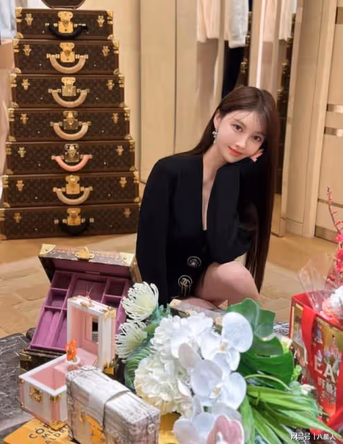 葉珂私聊錄音炸裂!承認是假富婆,沒大學畢業證,內涵黃曉明愛面子