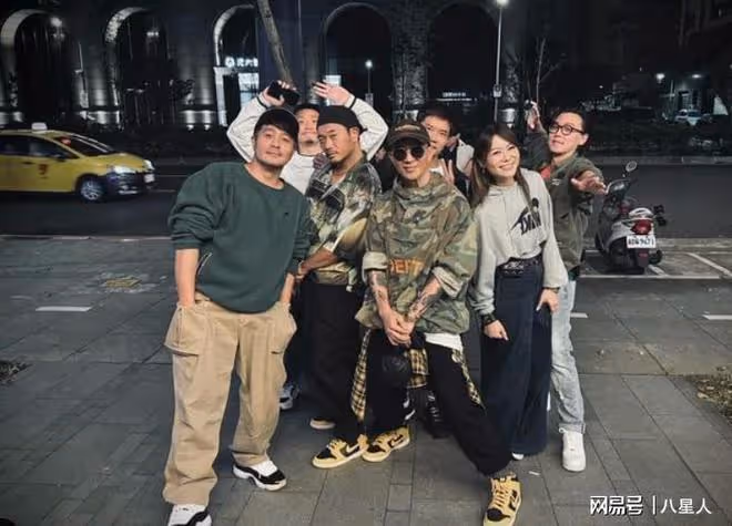 大S又又又幸福了!具俊曄再次為她秀新紋身:一隻喜鵲叼著玫瑰花