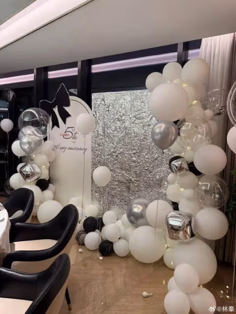 林峯再寵妻大曬恩愛合照，與張馨月慶結婚五周年！網友：像他老婆發的