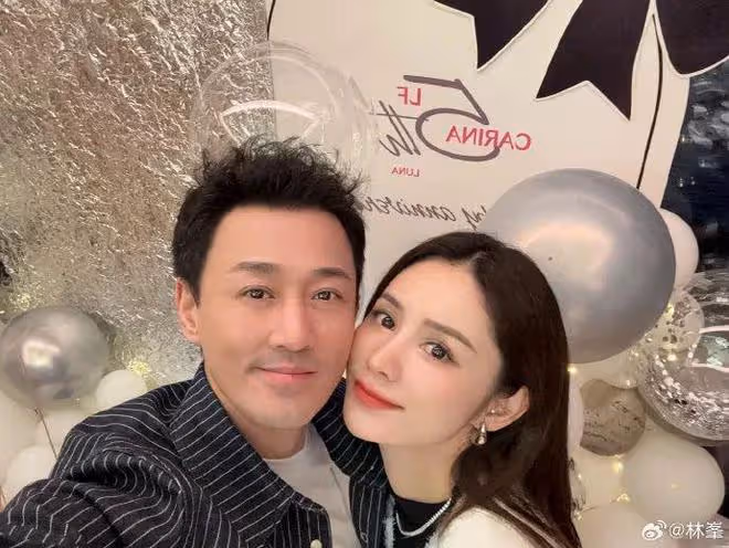 林峯再寵妻大曬恩愛合照，與張馨月慶結婚五周年！網友：像他老婆發的