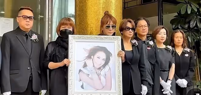 李玟墓園破壞原因曝光,楊培安揭露背後真相,心疼李玟不得安寧