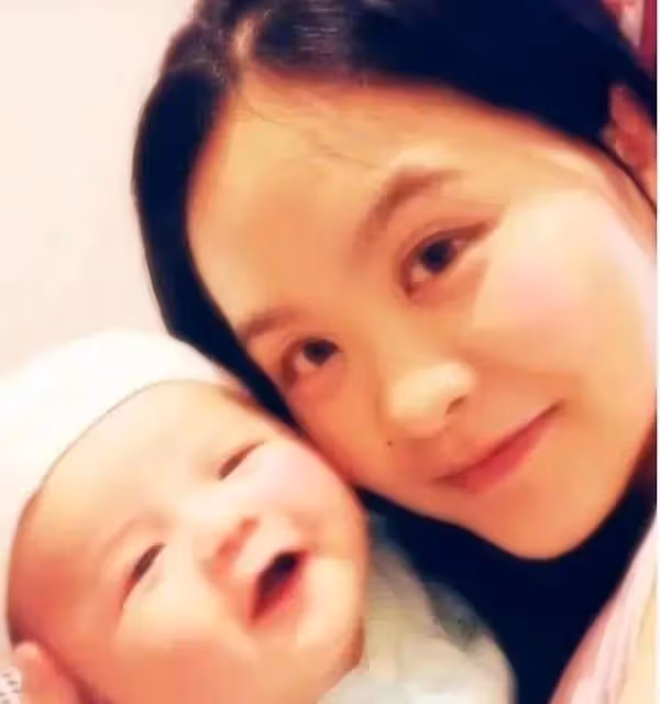 杜拜20歲富少湖南留學，愛上36歲離異寶媽，婚後留在中國發展