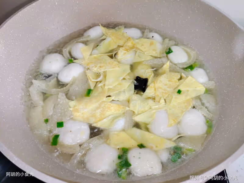 蓮藕、蘿蔔先靠邊,它才是冬季蔬菜之王!簡單煮一碗湯,時令鮮蔬、嫩到飛起