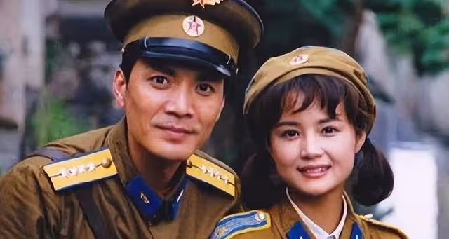 58歲茹萍隱痛:女兒離異,兒子未婚,風光背後的辛酸淚