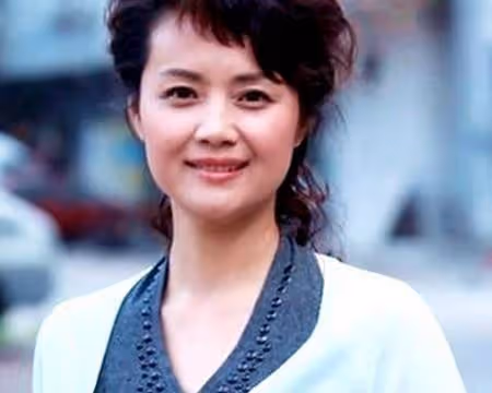 58歲茹萍隱痛:女兒離異,兒子未婚,風光背後的辛酸淚