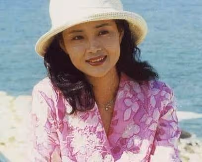 58歲茹萍隱痛：女兒離異，兒子未婚，風光背後的辛酸淚