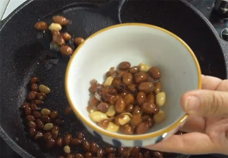 秋冬吃飯沒胃口,我家常做這盤菜,香辣爽滑又開胃,比吃涼皮過癮
