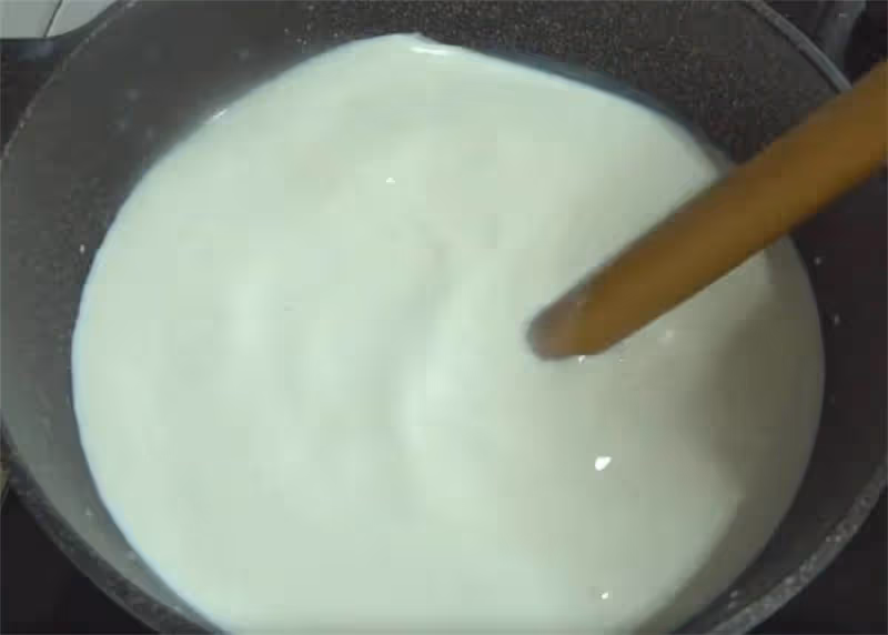 家裡剩下4盒牛奶,往鍋里一倒,擀麵杖攪一攪,一口一塊透心涼